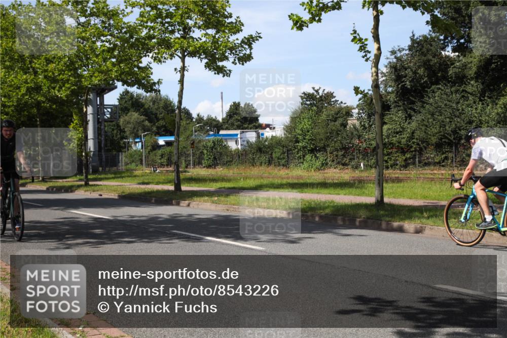 10.08.2025 - GEWOBA Citytriathlon Bremen Yannick Fuchs http://msf.ph/oto/8543226 10.08.2025 14:34:58 Radfahren 23, 31, 68, 72, 268, 340, 413, 430, 502, 511 meine-sportfotos.de