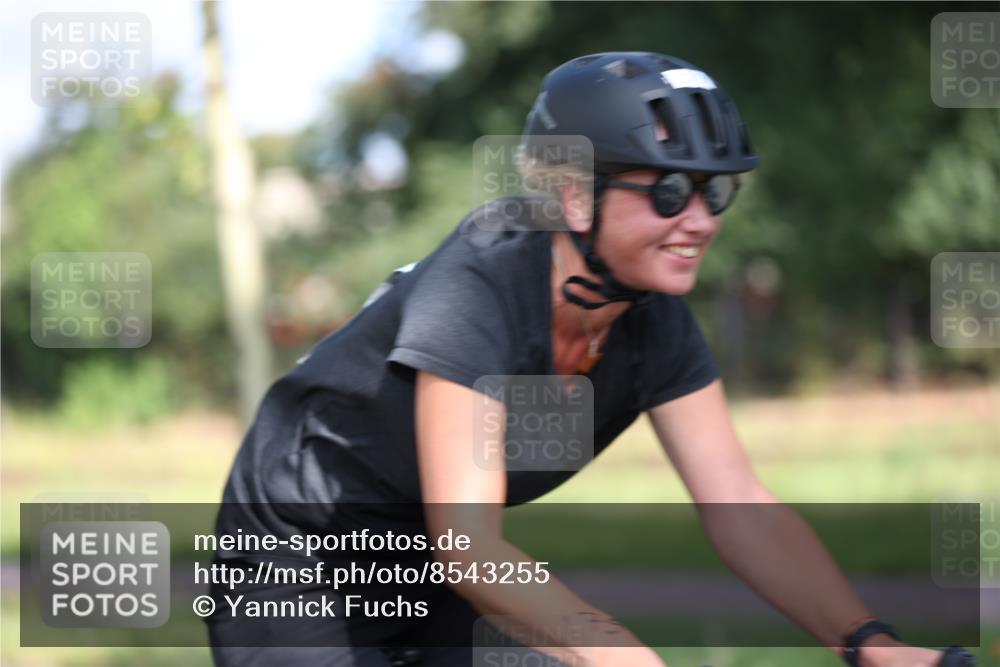10.08.2025 - GEWOBA Citytriathlon Bremen Yannick Fuchs http://msf.ph/oto/8543255 10.08.2025 10:43:59 Radfahren 179, 425 meine-sportfotos.de