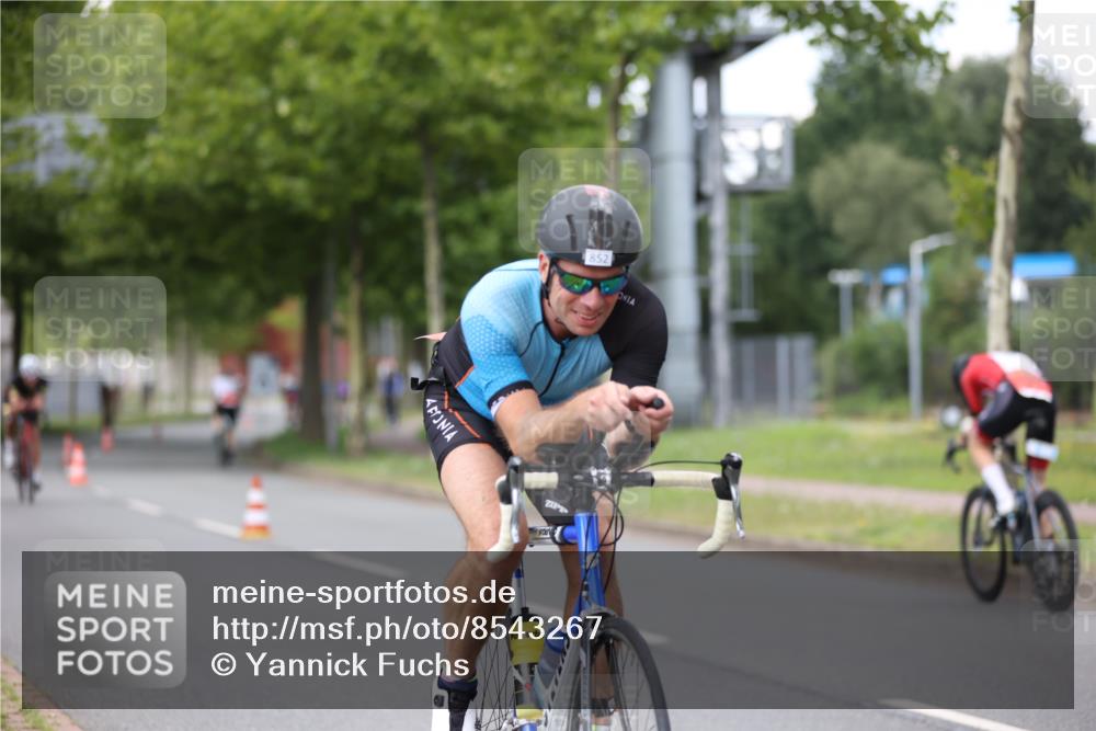 10.08.2025 - GEWOBA Citytriathlon Bremen Yannick Fuchs http://msf.ph/oto/8543267 10.08.2025 12:50:18 Radfahren 643, 752, 820, 852, 867, 935 meine-sportfotos.de