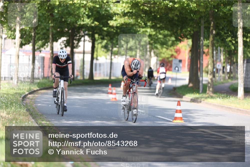 10.08.2025 - GEWOBA Citytriathlon Bremen Yannick Fuchs http://msf.ph/oto/8543268 10.08.2025 10:44:31 Radfahren 235, 351, 465, 511 meine-sportfotos.de