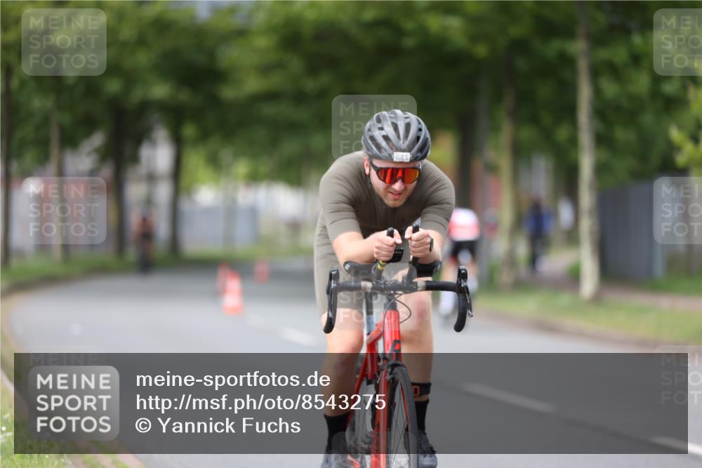 10.08.2025 - GEWOBA Citytriathlon Bremen Yannick Fuchs http://msf.ph/oto/8543275 10.08.2025 12:50:20 Radfahren 626, 643, 735, 752, 820, 852, 867 meine-sportfotos.de