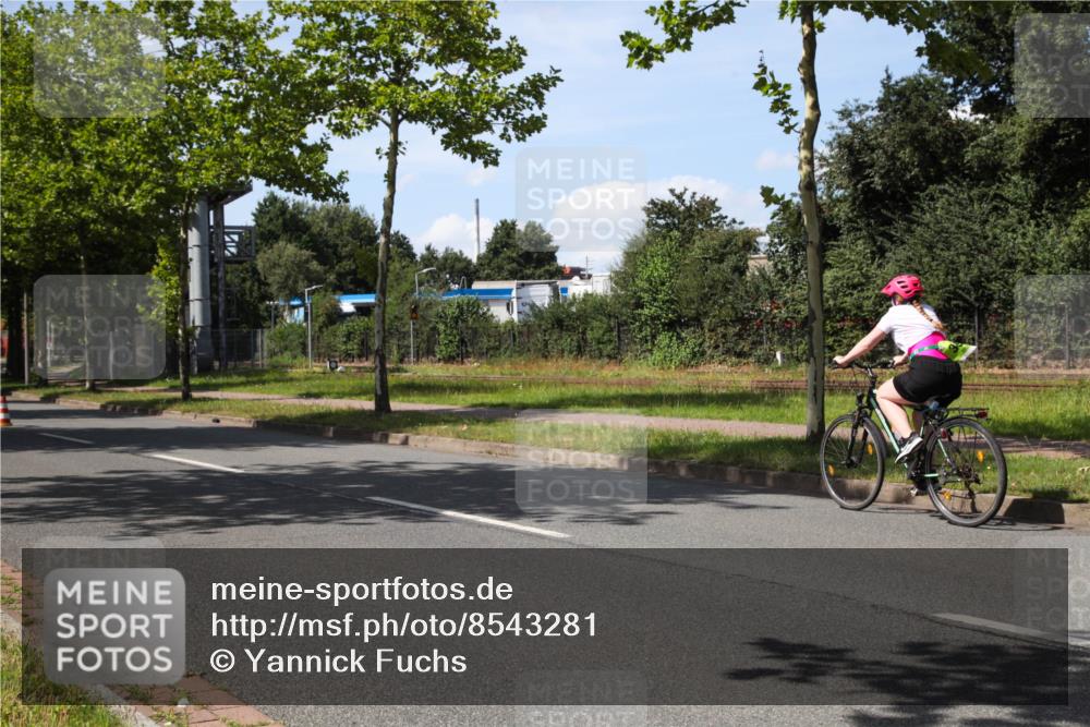 10.08.2025 - GEWOBA Citytriathlon Bremen Yannick Fuchs http://msf.ph/oto/8543281 10.08.2025 14:35:26 Radfahren 38, 43, 98, 108, 127, 133, 233, 264, 319, 398, 414 meine-sportfotos.de