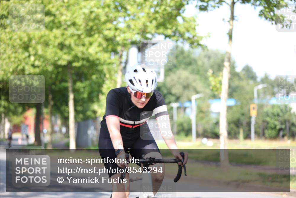 10.08.2025 - GEWOBA Citytriathlon Bremen Yannick Fuchs http://msf.ph/oto/8543294 10.08.2025 10:44:33 Radfahren 235, 351, 465, 511 meine-sportfotos.de