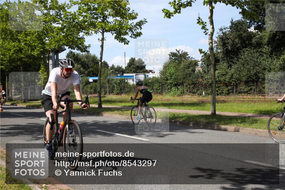 10.08.2025 - GEWOBA Citytriathlon Bremen Yannick Fuchs http://msf.ph/oto/8543297 10.08.2025 14:35:38 Radfahren 64, 108, 173, 233, 319, 339, 395, 421 meine-sportfotos.de