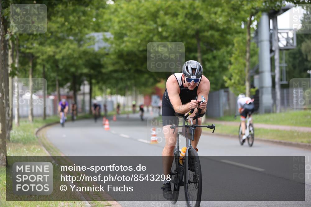10.08.2025 - GEWOBA Citytriathlon Bremen Yannick Fuchs http://msf.ph/oto/8543298 10.08.2025 12:50:27 Radfahren 553, 626, 643, 735, 770, 820, 824, 836, 852, 859, 867 meine-sportfotos.de