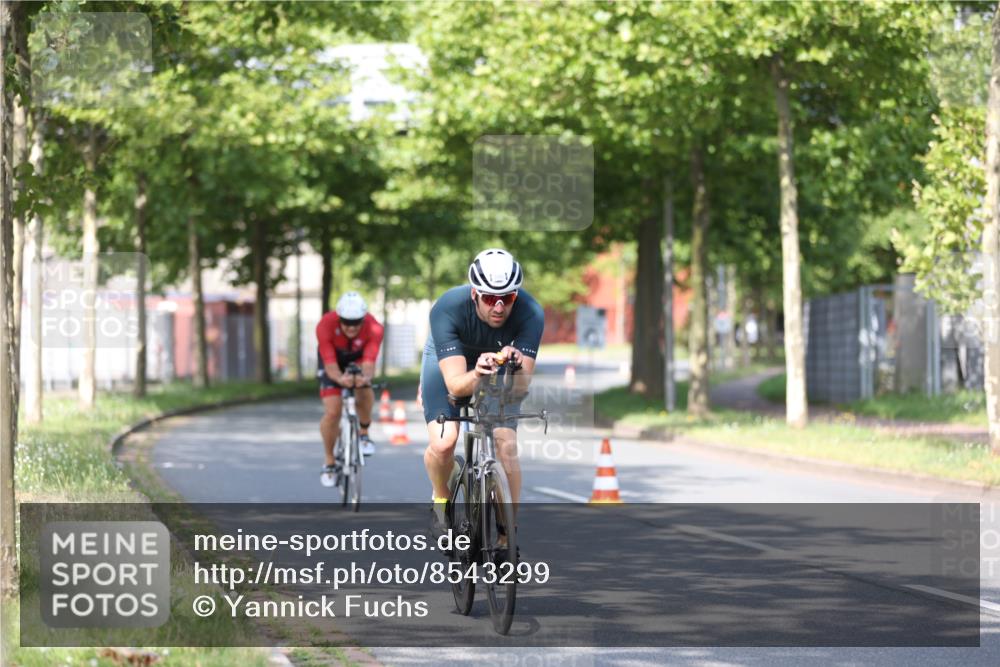 10.08.2025 - GEWOBA Citytriathlon Bremen Yannick Fuchs http://msf.ph/oto/8543299 10.08.2025 10:45:41 Radfahren 386, 509 meine-sportfotos.de
