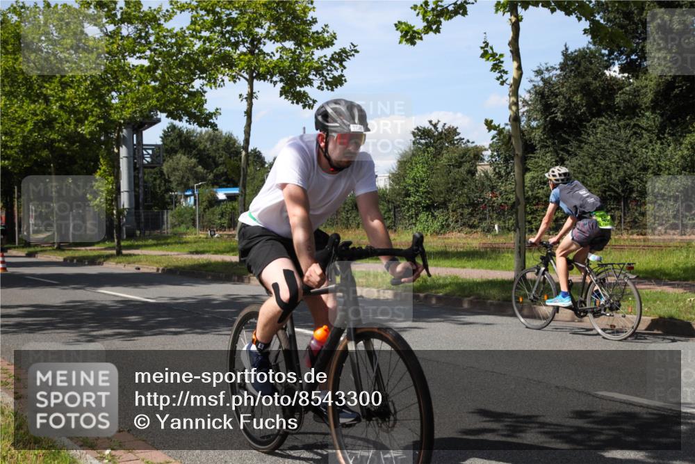 10.08.2025 - GEWOBA Citytriathlon Bremen Yannick Fuchs http://msf.ph/oto/8543300 10.08.2025 14:35:39 Radfahren 64, 108, 129, 173, 233, 319, 339, 395, 421 meine-sportfotos.de