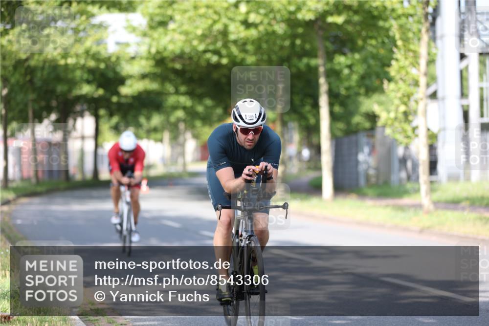 10.08.2025 - GEWOBA Citytriathlon Bremen Yannick Fuchs http://msf.ph/oto/8543306 10.08.2025 10:45:41 Radfahren 386, 509 meine-sportfotos.de