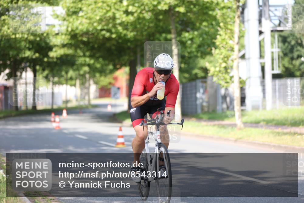 10.08.2025 - GEWOBA Citytriathlon Bremen Yannick Fuchs http://msf.ph/oto/8543314 10.08.2025 10:45:42 Radfahren 386, 509 meine-sportfotos.de