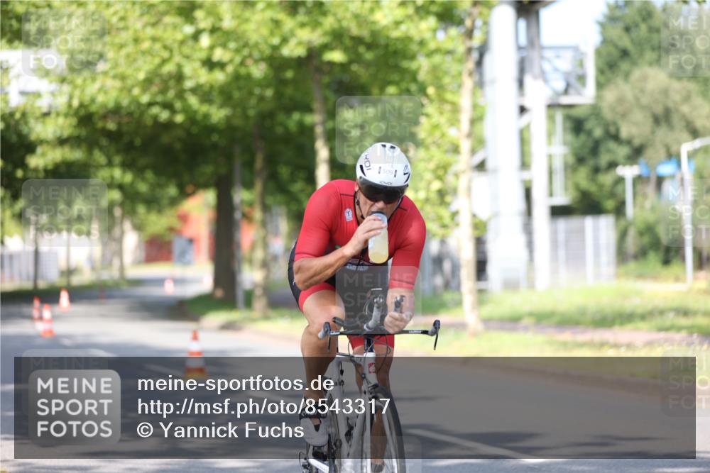 10.08.2025 - GEWOBA Citytriathlon Bremen Yannick Fuchs http://msf.ph/oto/8543317 10.08.2025 10:45:42 Radfahren 386, 509 meine-sportfotos.de