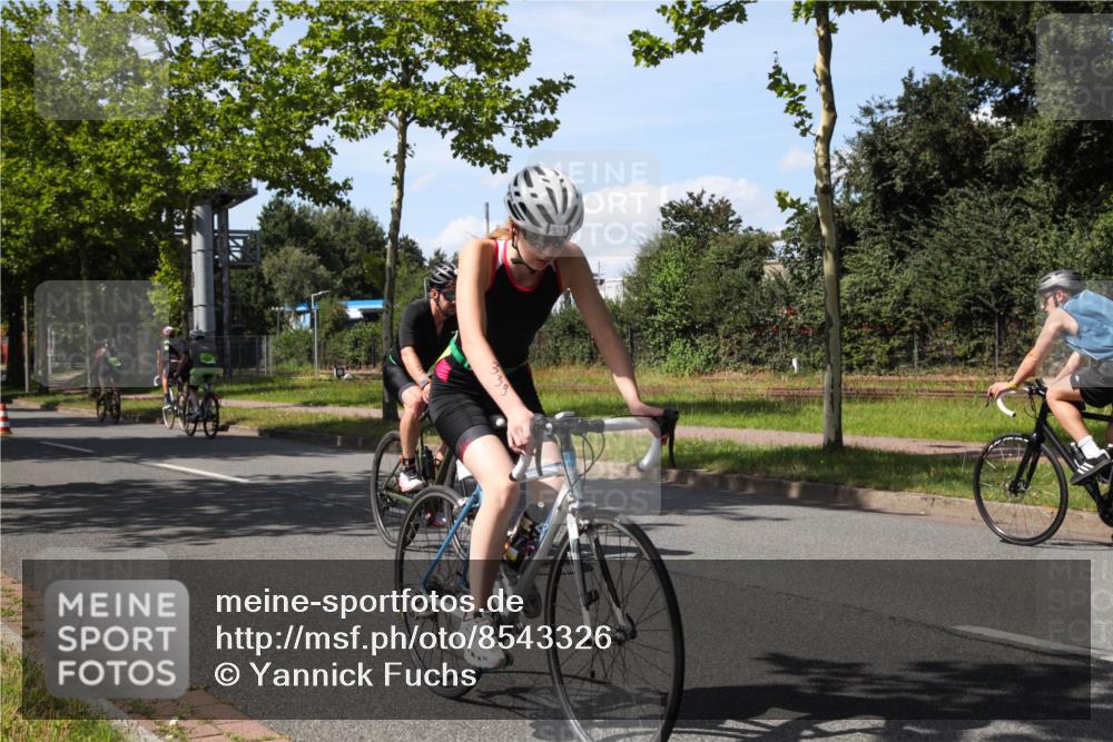 10.08.2025 - GEWOBA Citytriathlon Bremen Yannick Fuchs http://msf.ph/oto/8543326 10.08.2025 14:35:48 Radfahren 64, 108, 129, 173, 233, 319, 339, 395, 421 meine-sportfotos.de