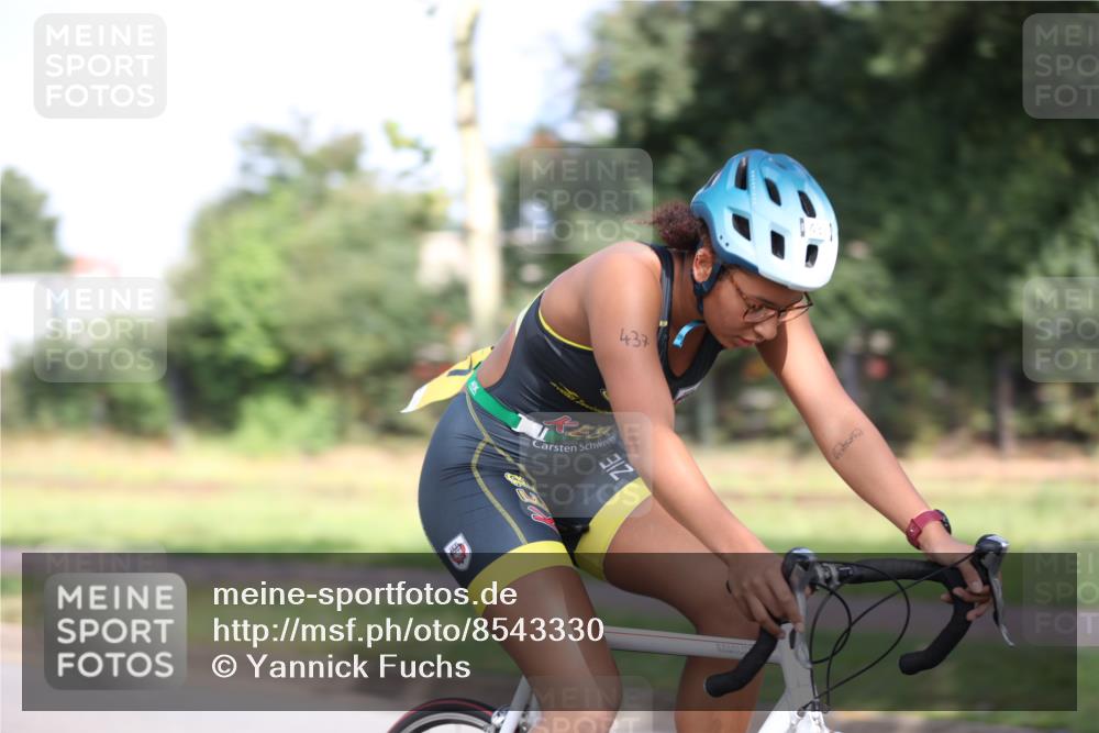 10.08.2025 - GEWOBA Citytriathlon Bremen Yannick Fuchs http://msf.ph/oto/8543330 10.08.2025 10:46:08 Radfahren 437, 510 meine-sportfotos.de