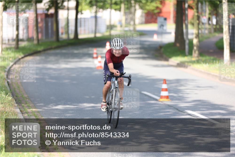 10.08.2025 - GEWOBA Citytriathlon Bremen Yannick Fuchs http://msf.ph/oto/8543334 10.08.2025 10:46:17 Radfahren 437, 510 meine-sportfotos.de
