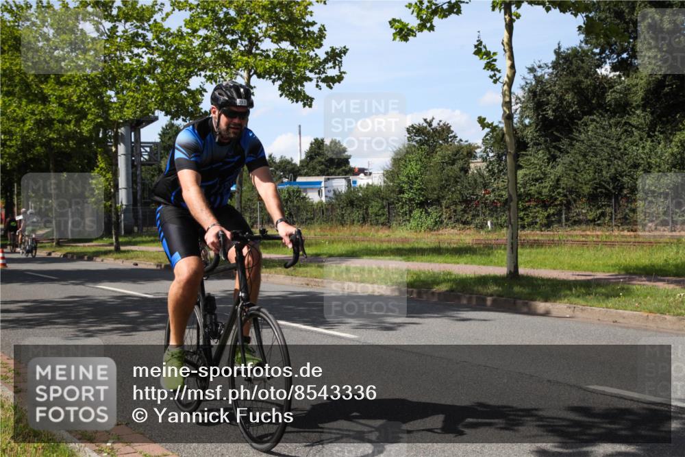 10.08.2025 - GEWOBA Citytriathlon Bremen Yannick Fuchs http://msf.ph/oto/8543336 10.08.2025 14:35:49 Radfahren 32, 64, 129, 173, 339, 395, 421 meine-sportfotos.de