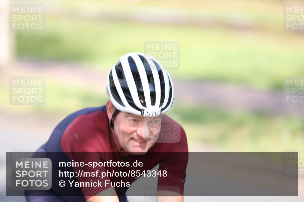 10.08.2025 - GEWOBA Citytriathlon Bremen Yannick Fuchs http://msf.ph/oto/8543348 10.08.2025 10:46:19 Radfahren 510 meine-sportfotos.de