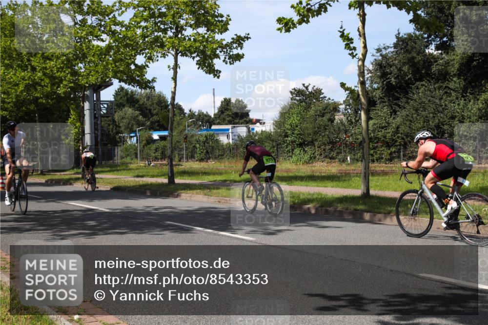 10.08.2025 - GEWOBA Citytriathlon Bremen Yannick Fuchs http://msf.ph/oto/8543353 10.08.2025 14:36:02 Radfahren 32, 129, 261, 395, 437, 452 meine-sportfotos.de