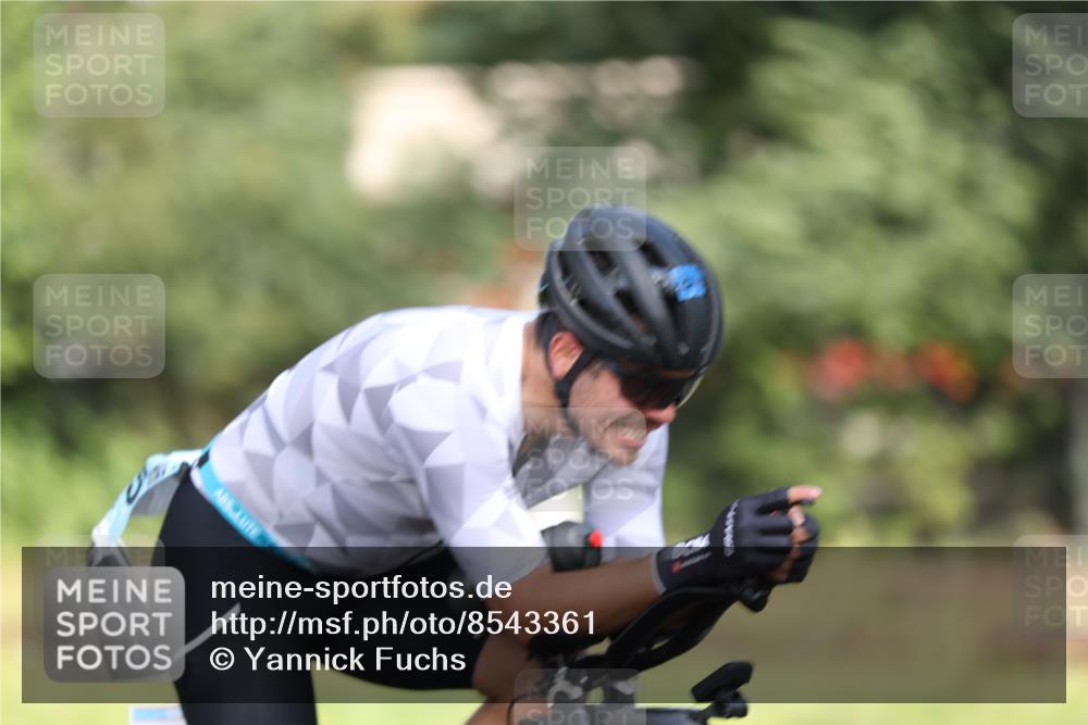 10.08.2025 - GEWOBA Citytriathlon Bremen Yannick Fuchs http://msf.ph/oto/8543361 10.08.2025 10:47:38 Radfahren 205, 433 meine-sportfotos.de