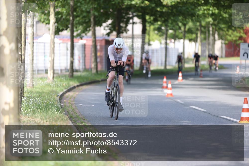 10.08.2025 - GEWOBA Citytriathlon Bremen Yannick Fuchs http://msf.ph/oto/8543372 10.08.2025 10:49:06 Radfahren 81, 105, 151, 213, 245, 420, 430 meine-sportfotos.de
