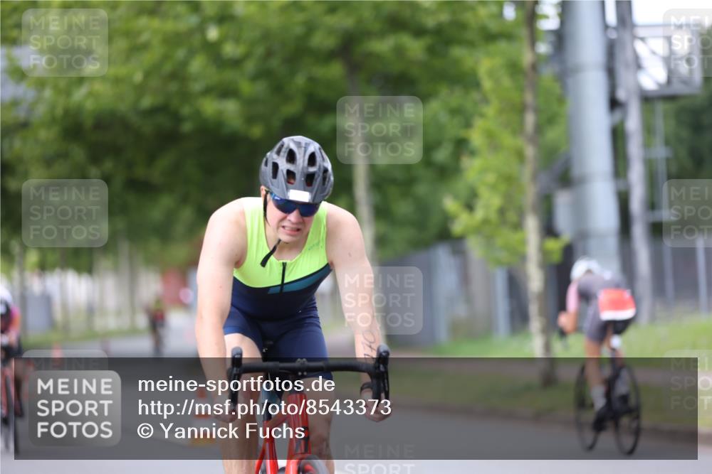 10.08.2025 - GEWOBA Citytriathlon Bremen Yannick Fuchs http://msf.ph/oto/8543373 10.08.2025 12:50:37 Radfahren 553, 584, 626, 735, 770, 824, 836, 859, 867, 914, 1016 meine-sportfotos.de