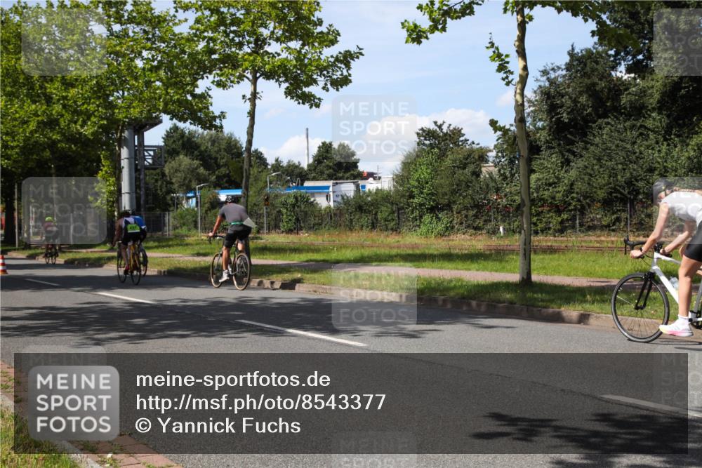 10.08.2025 - GEWOBA Citytriathlon Bremen Yannick Fuchs http://msf.ph/oto/8543377 10.08.2025 14:36:14 Radfahren 20, 32, 91, 261, 380, 437, 452 meine-sportfotos.de