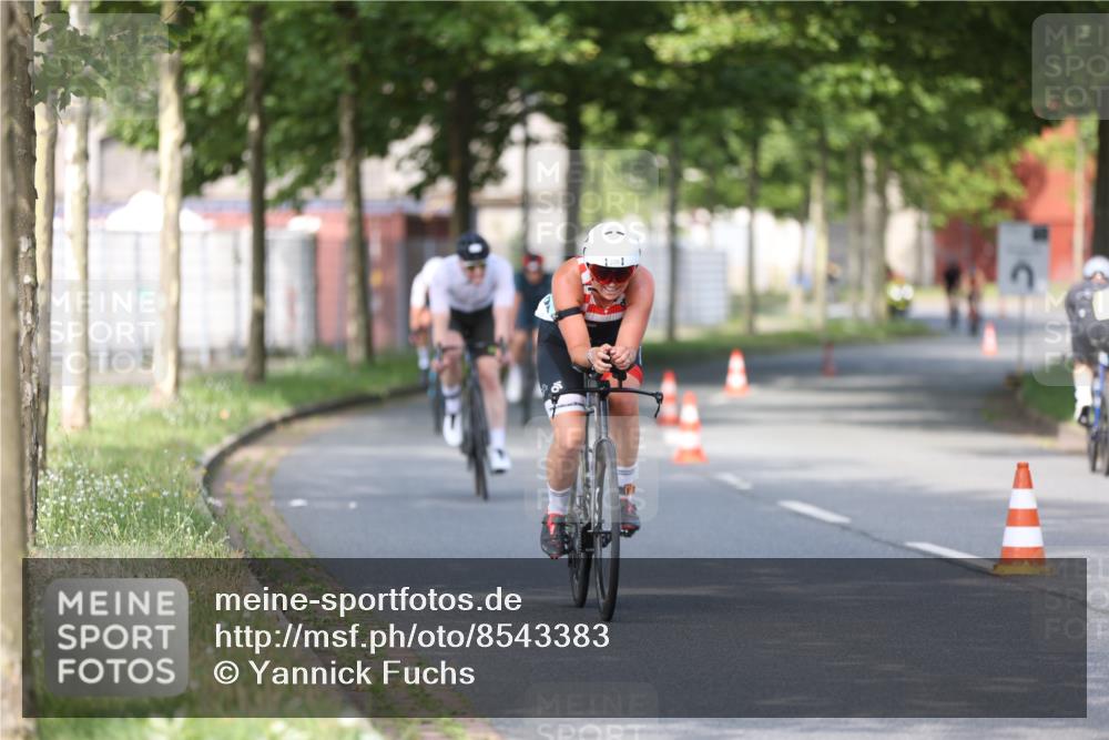 10.08.2025 - GEWOBA Citytriathlon Bremen Yannick Fuchs http://msf.ph/oto/8543383 10.08.2025 10:49:09 Radfahren 81, 105, 151, 213, 245, 420, 430 meine-sportfotos.de