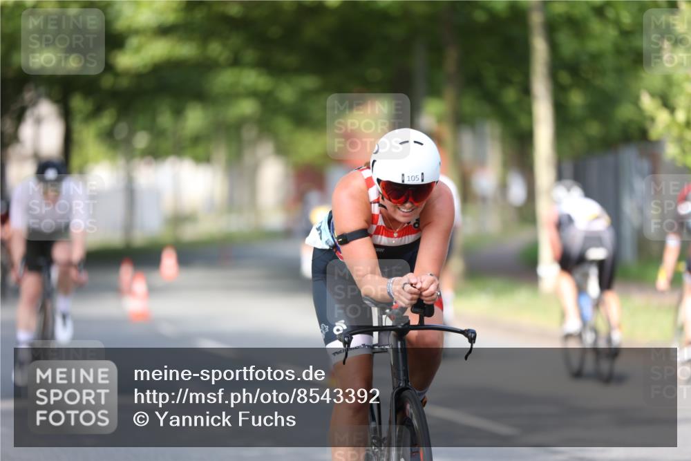 10.08.2025 - GEWOBA Citytriathlon Bremen Yannick Fuchs http://msf.ph/oto/8543392 10.08.2025 10:49:11 Radfahren 81, 105, 151, 213, 245, 387, 407, 420, 430 meine-sportfotos.de