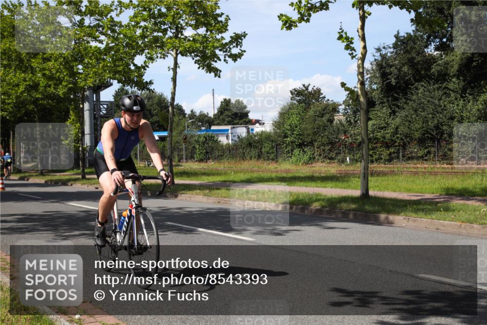 10.08.2025 - GEWOBA Citytriathlon Bremen Yannick Fuchs http://msf.ph/oto/8543393 10.08.2025 14:36:27 Radfahren 20, 91, 255, 285, 380, 391 meine-sportfotos.de