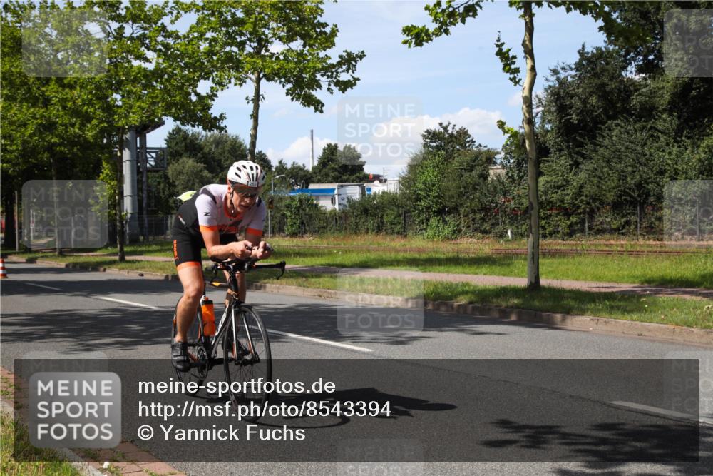 10.08.2025 - GEWOBA Citytriathlon Bremen Yannick Fuchs http://msf.ph/oto/8543394 10.08.2025 14:36:29 Radfahren 20, 46, 91, 255, 285, 380, 391 meine-sportfotos.de