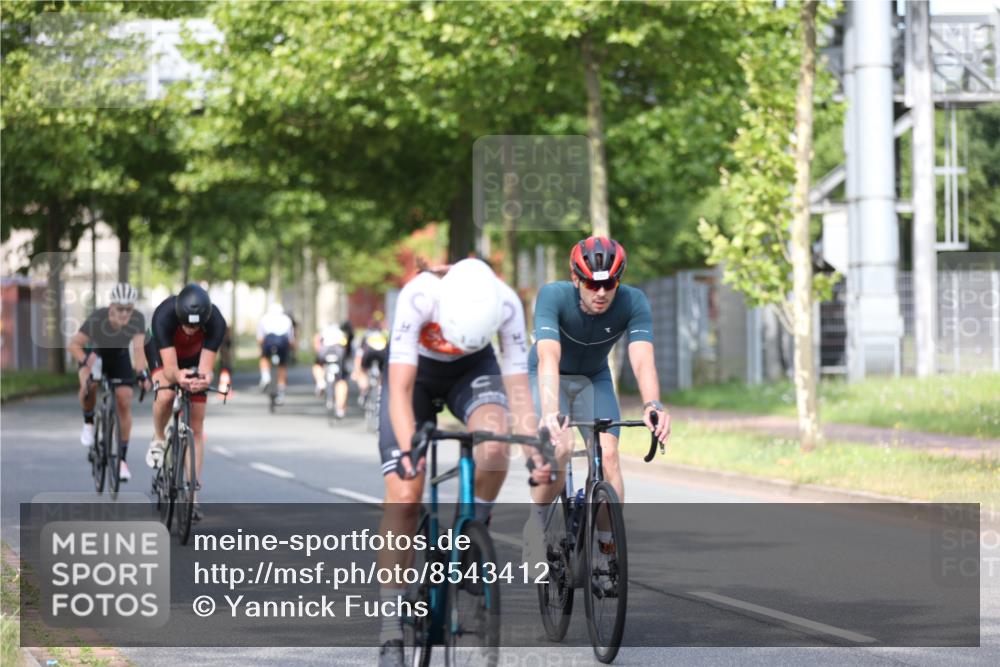 10.08.2025 - GEWOBA Citytriathlon Bremen Yannick Fuchs http://msf.ph/oto/8543412 10.08.2025 10:49:13 Radfahren 81, 105, 151, 213, 245, 387, 407, 420, 430 meine-sportfotos.de