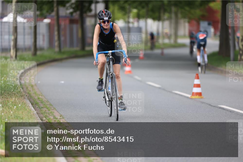 10.08.2025 - GEWOBA Citytriathlon Bremen Yannick Fuchs http://msf.ph/oto/8543415 10.08.2025 12:50:53 Radfahren 584, 681, 776, 894, 914, 937, 1016 meine-sportfotos.de