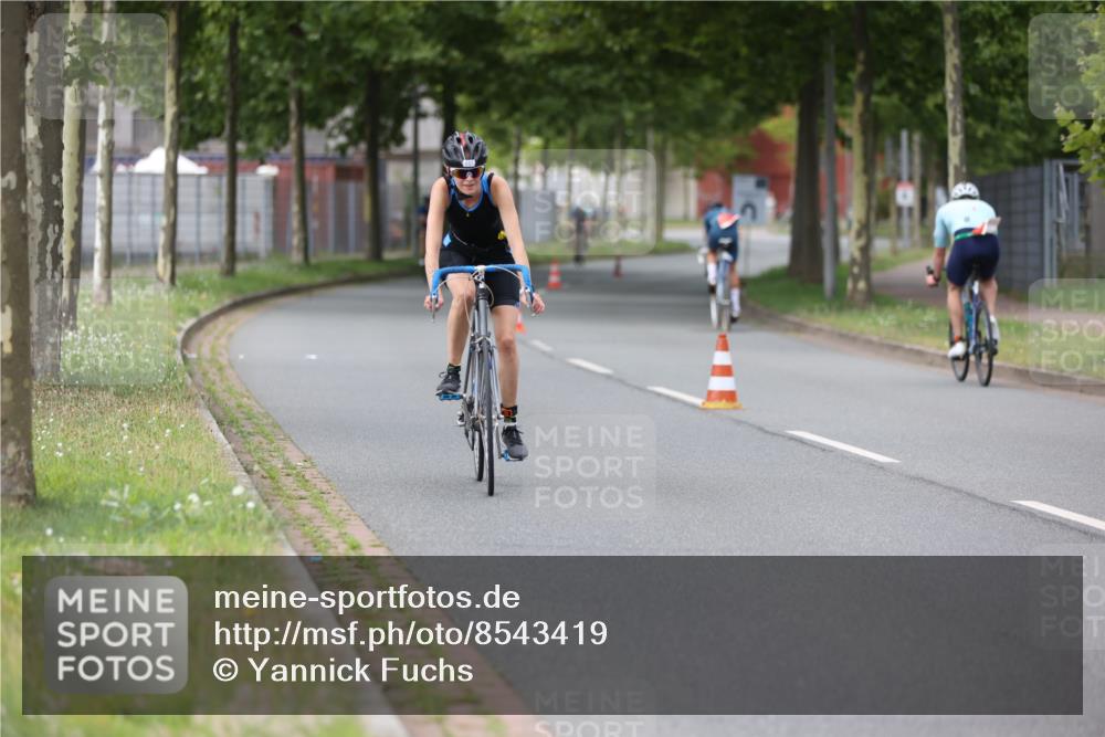 10.08.2025 - GEWOBA Citytriathlon Bremen Yannick Fuchs http://msf.ph/oto/8543419 10.08.2025 12:50:53 Radfahren 584, 681, 776, 894, 914, 937, 1016 meine-sportfotos.de