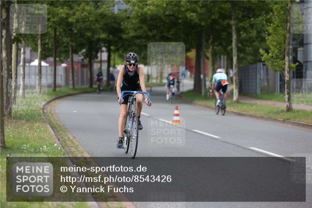 10.08.2025 - GEWOBA Citytriathlon Bremen Yannick Fuchs http://msf.ph/oto/8543426 10.08.2025 12:50:54 Radfahren 584, 681, 776, 894, 914, 937, 1016 meine-sportfotos.de