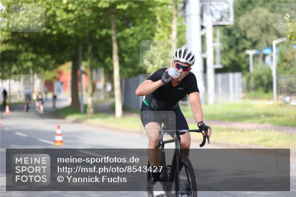 10.08.2025 - GEWOBA Citytriathlon Bremen Yannick Fuchs http://msf.ph/oto/8543427 10.08.2025 10:49:15 Radfahren 81, 105, 151, 213, 245, 387, 407, 420, 430 meine-sportfotos.de