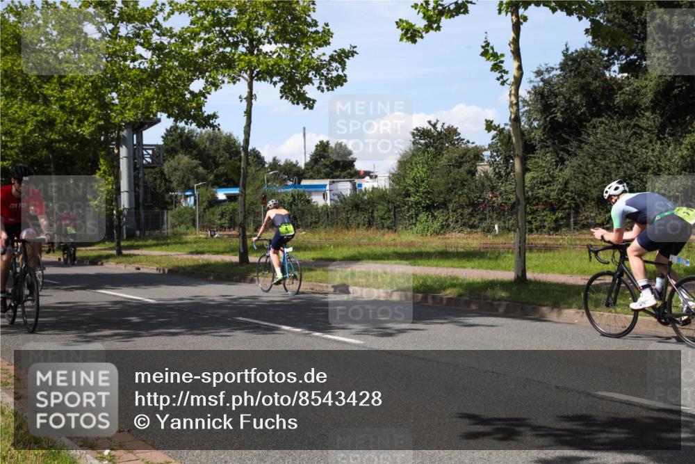 10.08.2025 - GEWOBA Citytriathlon Bremen Yannick Fuchs http://msf.ph/oto/8543428 10.08.2025 14:36:45 Radfahren 24, 41, 46, 123, 136, 227, 239, 263, 285, 314, 391, 521 meine-sportfotos.de