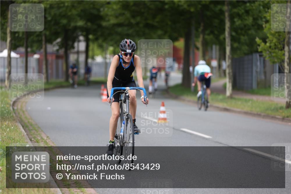10.08.2025 - GEWOBA Citytriathlon Bremen Yannick Fuchs http://msf.ph/oto/8543429 10.08.2025 12:50:54 Radfahren 584, 681, 776, 894, 914, 937, 1016 meine-sportfotos.de