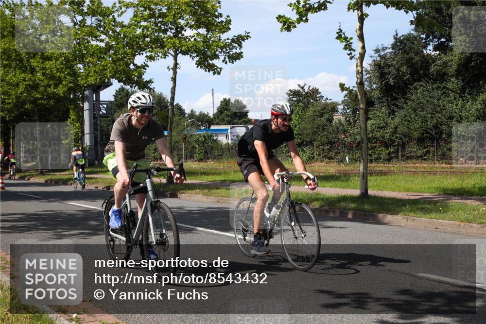 10.08.2025 - GEWOBA Citytriathlon Bremen Yannick Fuchs http://msf.ph/oto/8543432 10.08.2025 14:36:46 Radfahren 24, 41, 46, 123, 136, 227, 239, 263, 285, 314, 391, 521 meine-sportfotos.de