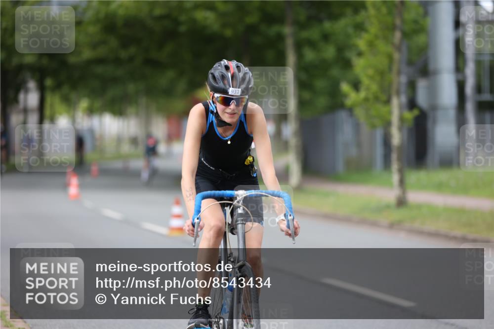 10.08.2025 - GEWOBA Citytriathlon Bremen Yannick Fuchs http://msf.ph/oto/8543434 10.08.2025 12:50:55 Radfahren 681, 776, 894, 937, 1016 meine-sportfotos.de