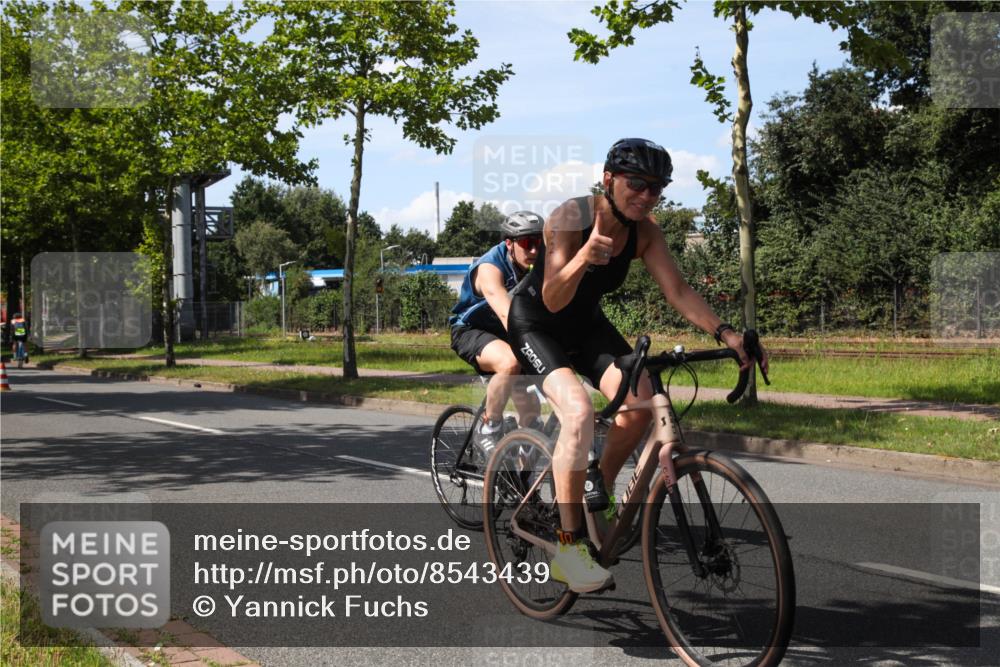 10.08.2025 - GEWOBA Citytriathlon Bremen Yannick Fuchs http://msf.ph/oto/8543439 10.08.2025 14:36:48 Radfahren 24, 41, 46, 106, 123, 136, 227, 239, 263, 285, 314, 521 meine-sportfotos.de