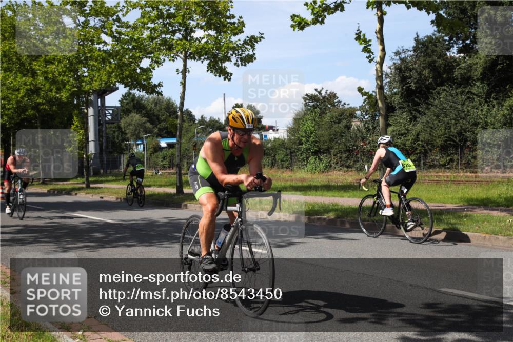 10.08.2025 - GEWOBA Citytriathlon Bremen Yannick Fuchs http://msf.ph/oto/8543450 10.08.2025 14:36:52 Radfahren 24, 41, 46, 106, 123, 136, 227, 239, 240, 263, 314, 521 meine-sportfotos.de
