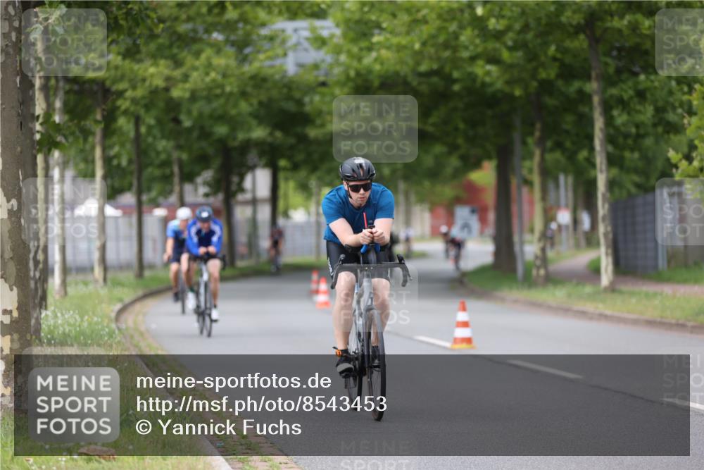 10.08.2025 - GEWOBA Citytriathlon Bremen Yannick Fuchs http://msf.ph/oto/8543453 10.08.2025 12:51:00 Radfahren 551, 681, 768, 776, 894, 924, 937 meine-sportfotos.de