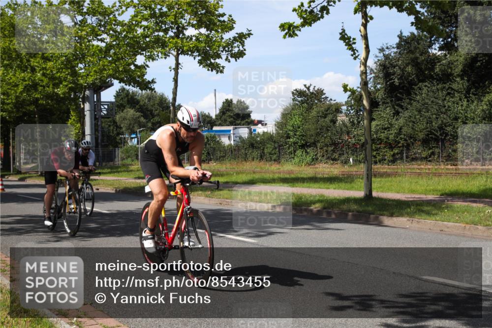 10.08.2025 - GEWOBA Citytriathlon Bremen Yannick Fuchs http://msf.ph/oto/8543455 10.08.2025 14:36:58 Radfahren 24, 57, 106, 123, 136, 164, 227, 239, 240, 256, 257, 263, 314 meine-sportfotos.de