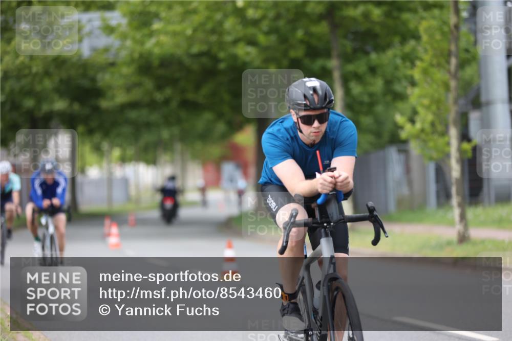 10.08.2025 - GEWOBA Citytriathlon Bremen Yannick Fuchs http://msf.ph/oto/8543460 10.08.2025 12:51:01 Radfahren 551, 681, 768, 776, 894, 924, 937 meine-sportfotos.de