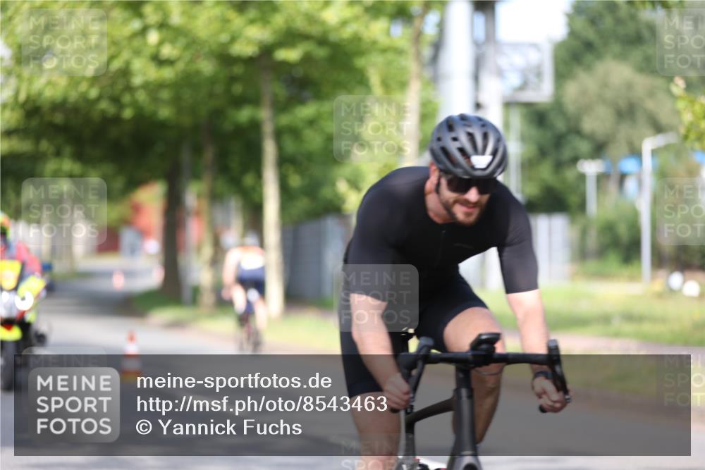 10.08.2025 - GEWOBA Citytriathlon Bremen Yannick Fuchs http://msf.ph/oto/8543463 10.08.2025 10:49:24 Radfahren 81, 105, 151, 245, 387, 405, 407, 420, 430 meine-sportfotos.de
