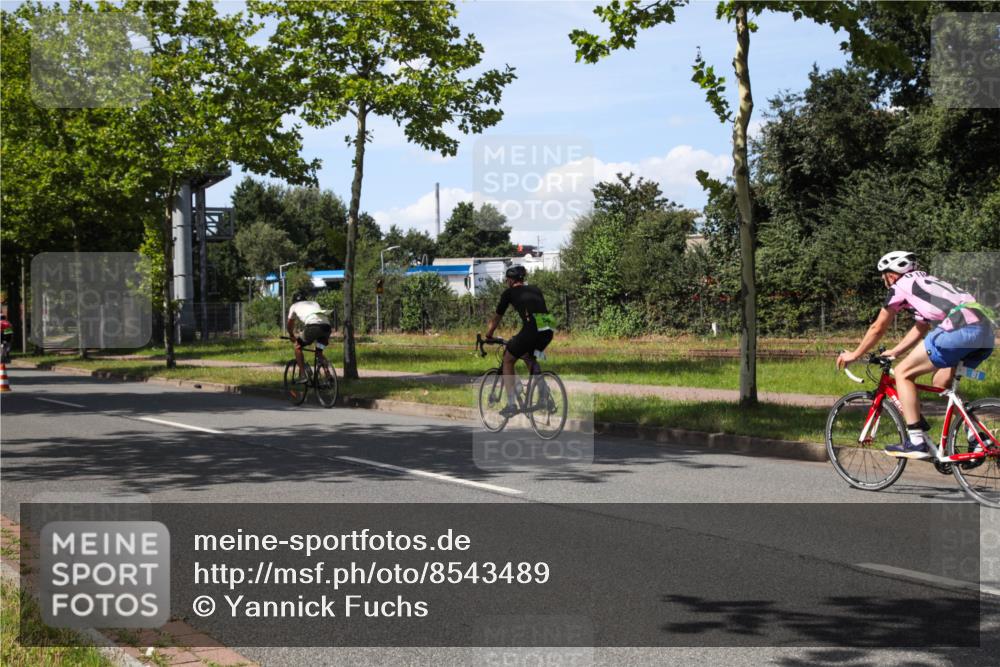 10.08.2025 - GEWOBA Citytriathlon Bremen Yannick Fuchs http://msf.ph/oto/8543489 10.08.2025 14:37:15 Radfahren 57, 78, 121, 164, 201, 240, 256, 257, 512 meine-sportfotos.de