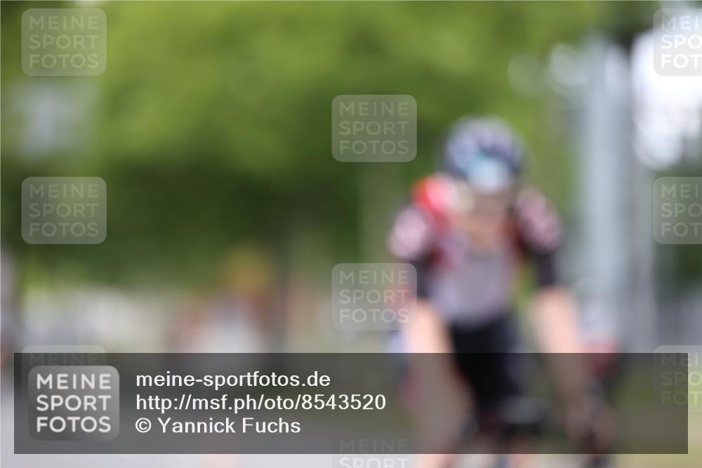 10.08.2025 - GEWOBA Citytriathlon Bremen Yannick Fuchs http://msf.ph/oto/8543520 10.08.2025 12:51:07 Radfahren 551, 681, 719, 768, 776, 894, 924 meine-sportfotos.de