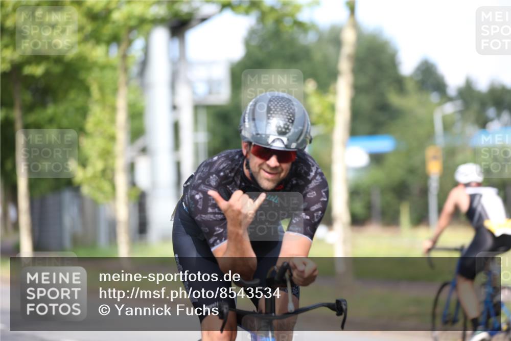 10.08.2025 - GEWOBA Citytriathlon Bremen Yannick Fuchs http://msf.ph/oto/8543534 10.08.2025 10:49:58 Radfahren 147, 408, 432, 441 meine-sportfotos.de