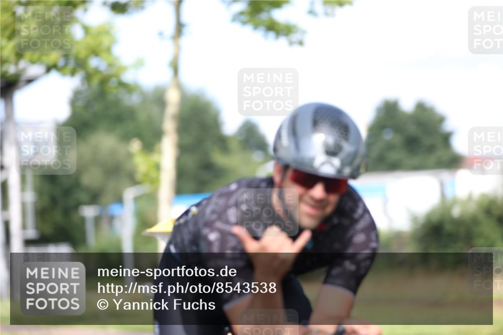 10.08.2025 - GEWOBA Citytriathlon Bremen Yannick Fuchs http://msf.ph/oto/8543538 10.08.2025 10:49:58 Radfahren 147, 408, 432, 441 meine-sportfotos.de