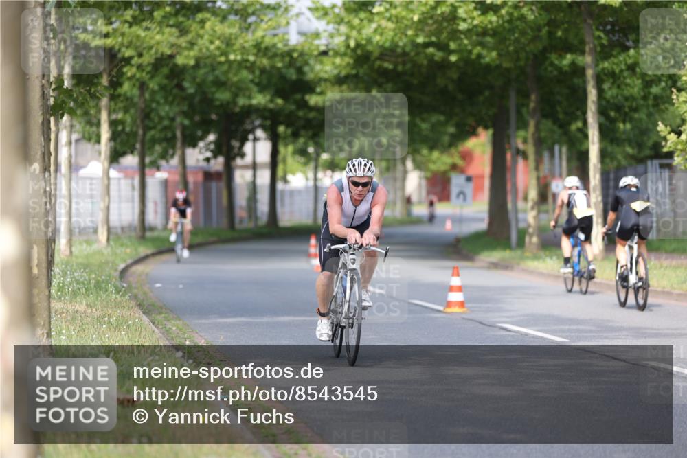 10.08.2025 - GEWOBA Citytriathlon Bremen Yannick Fuchs http://msf.ph/oto/8543545 10.08.2025 10:50:01 Radfahren 147, 406, 408, 432, 441 meine-sportfotos.de