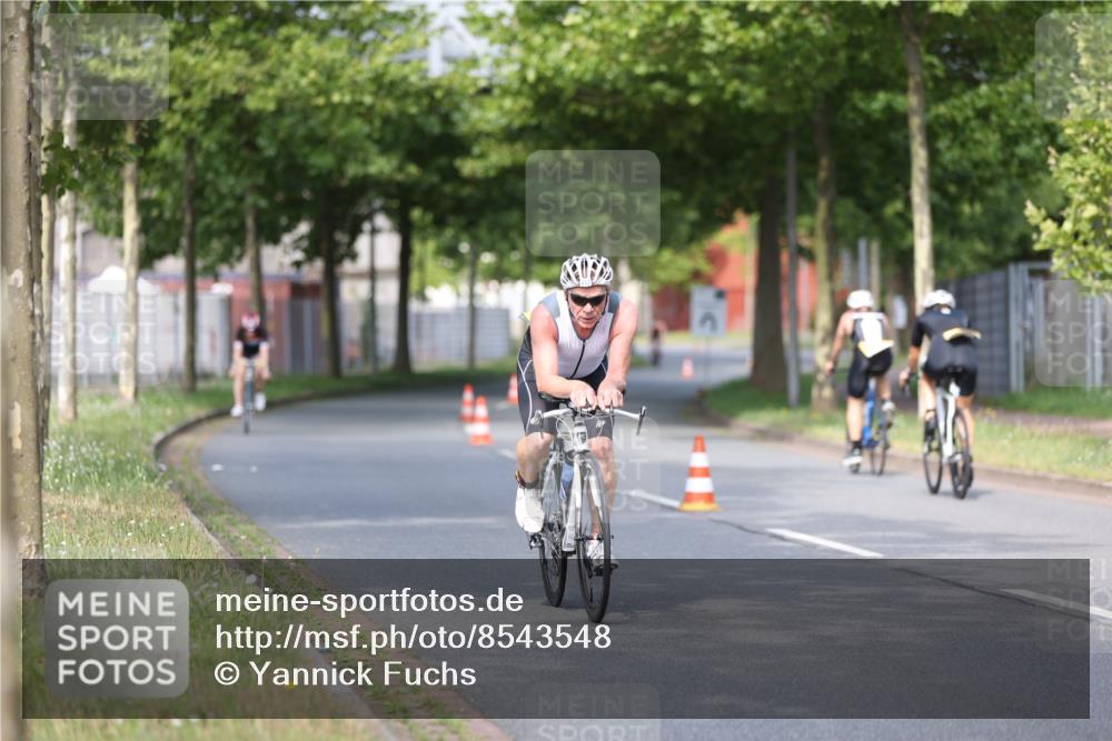 10.08.2025 - GEWOBA Citytriathlon Bremen Yannick Fuchs http://msf.ph/oto/8543548 10.08.2025 10:50:01 Radfahren 147, 406, 408, 432, 441 meine-sportfotos.de