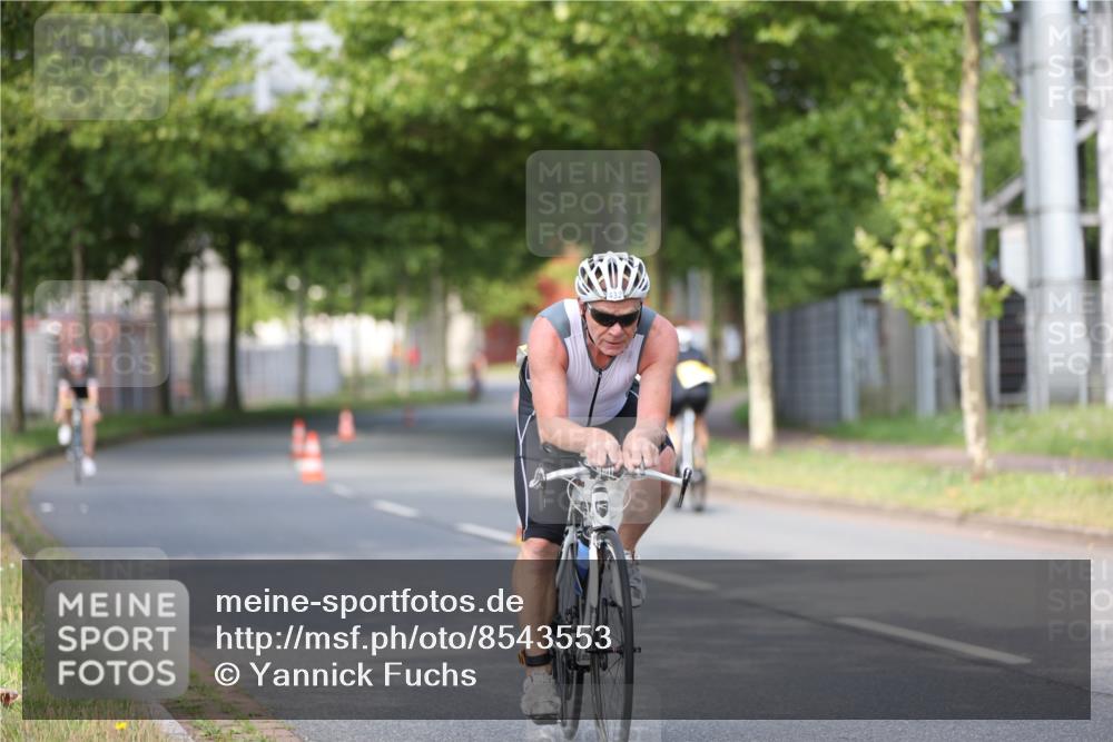 10.08.2025 - GEWOBA Citytriathlon Bremen Yannick Fuchs http://msf.ph/oto/8543553 10.08.2025 10:50:02 Radfahren 147, 406, 408, 432, 441 meine-sportfotos.de